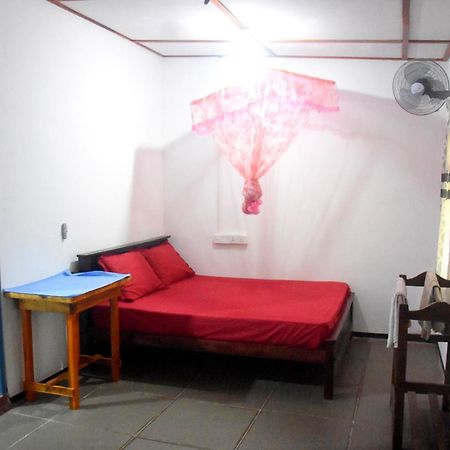 Meera Homestay & Guest House Anuradhapura Exteriör bild