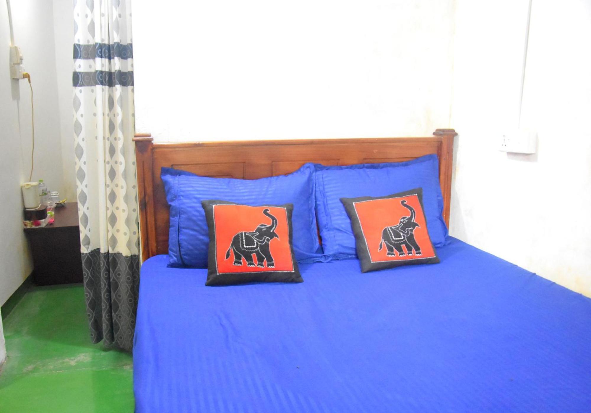 Meera Homestay & Guest House Anuradhapura Exteriör bild