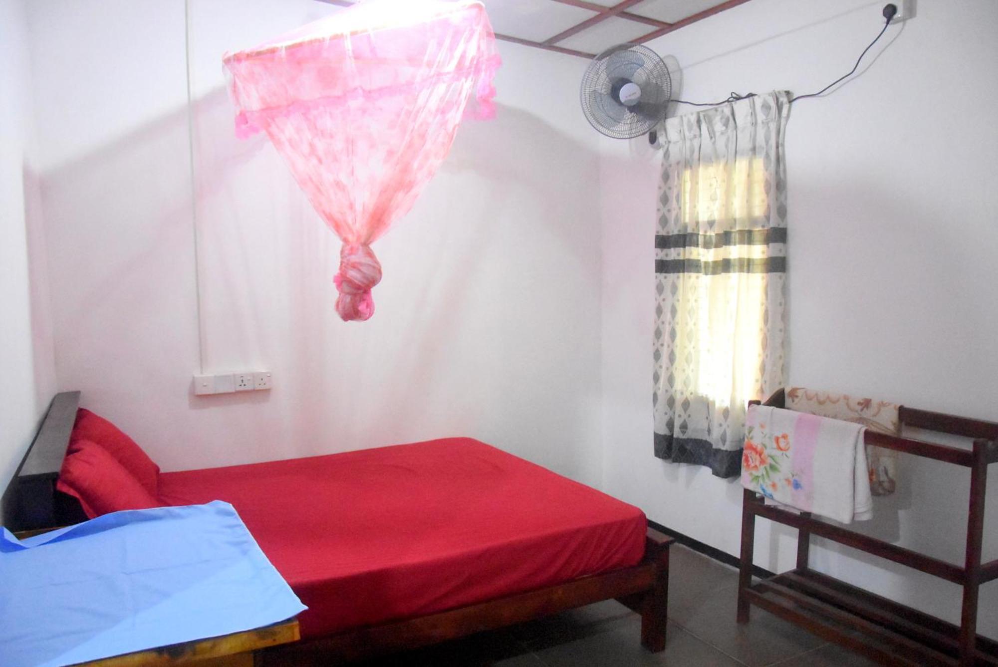 Meera Homestay & Guest House Anuradhapura Exteriör bild