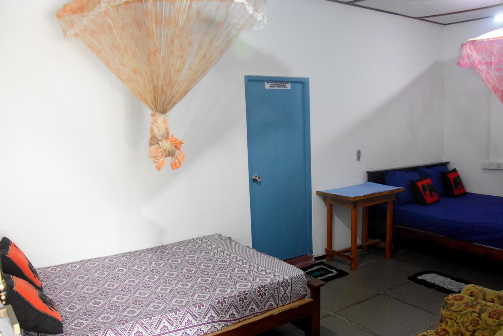 Meera Homestay & Guest House Anuradhapura Exteriör bild