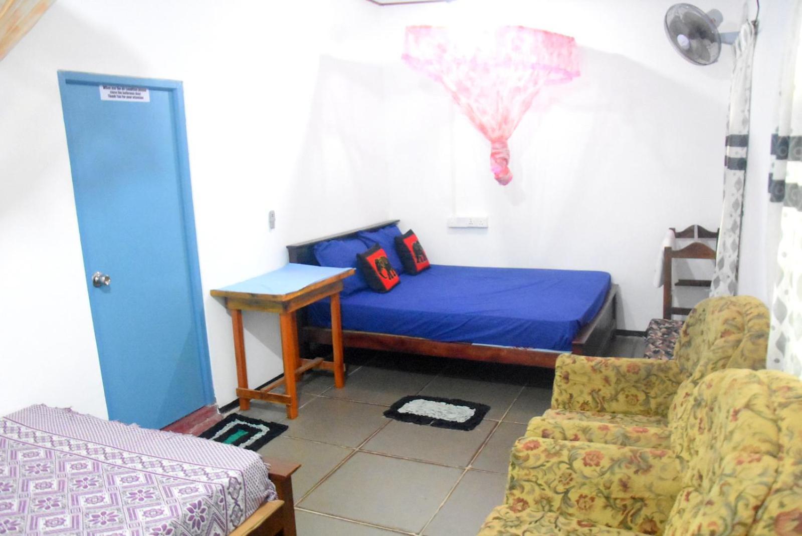 Meera Homestay & Guest House Anuradhapura Exteriör bild