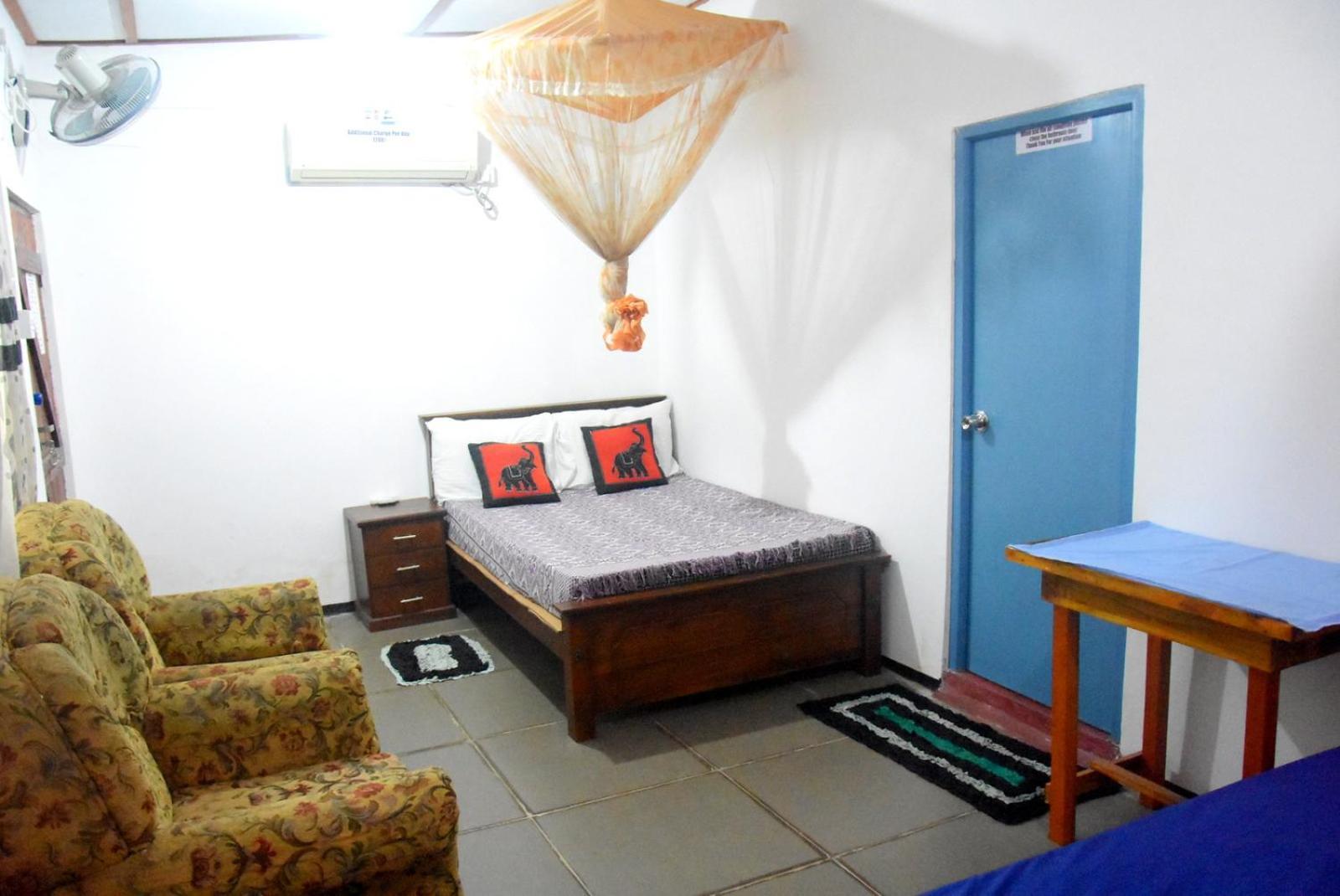 Meera Homestay & Guest House Anuradhapura Exteriör bild