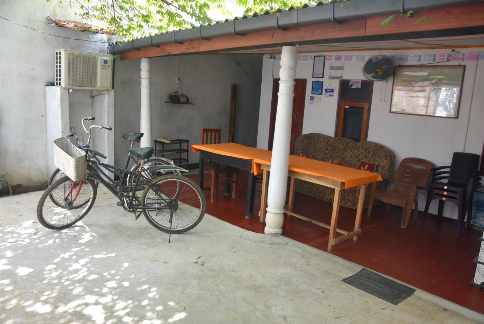 Meera Homestay & Guest House Anuradhapura Exteriör bild