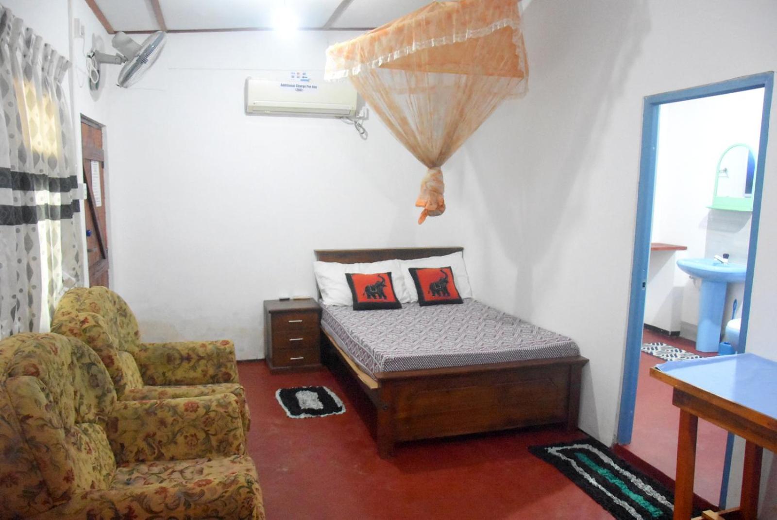 Meera Homestay & Guest House Anuradhapura Exteriör bild