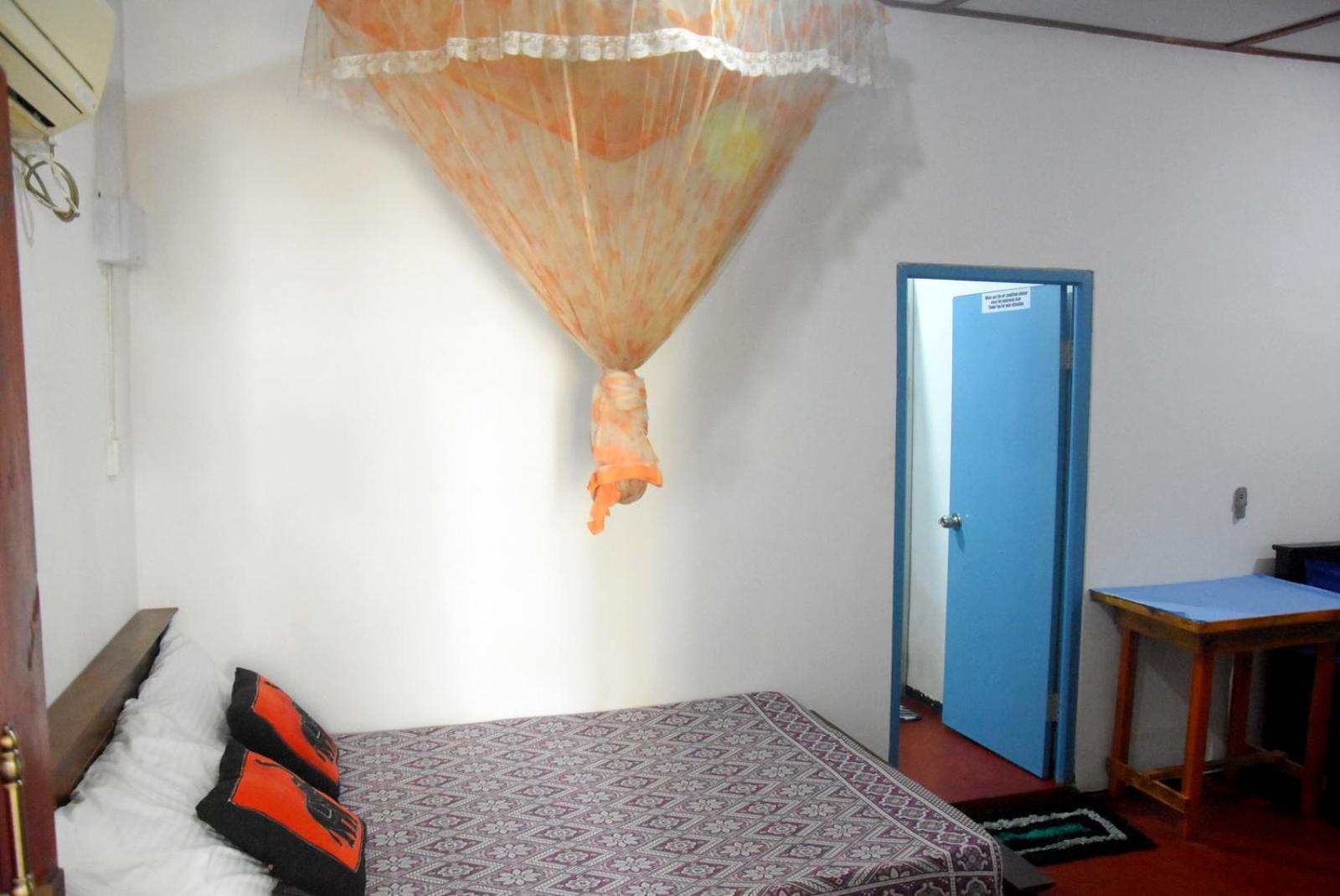 Meera Homestay & Guest House Anuradhapura Exteriör bild