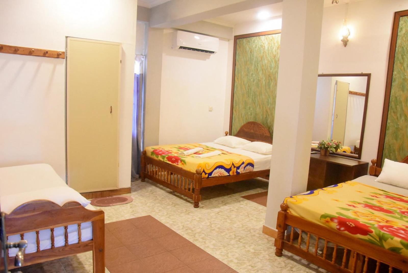 Meera Homestay & Guest House Anuradhapura Exteriör bild