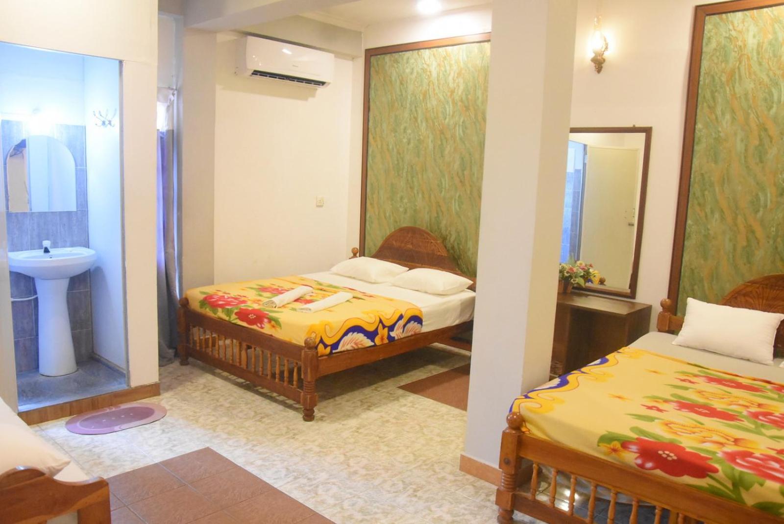 Meera Homestay & Guest House Anuradhapura Exteriör bild