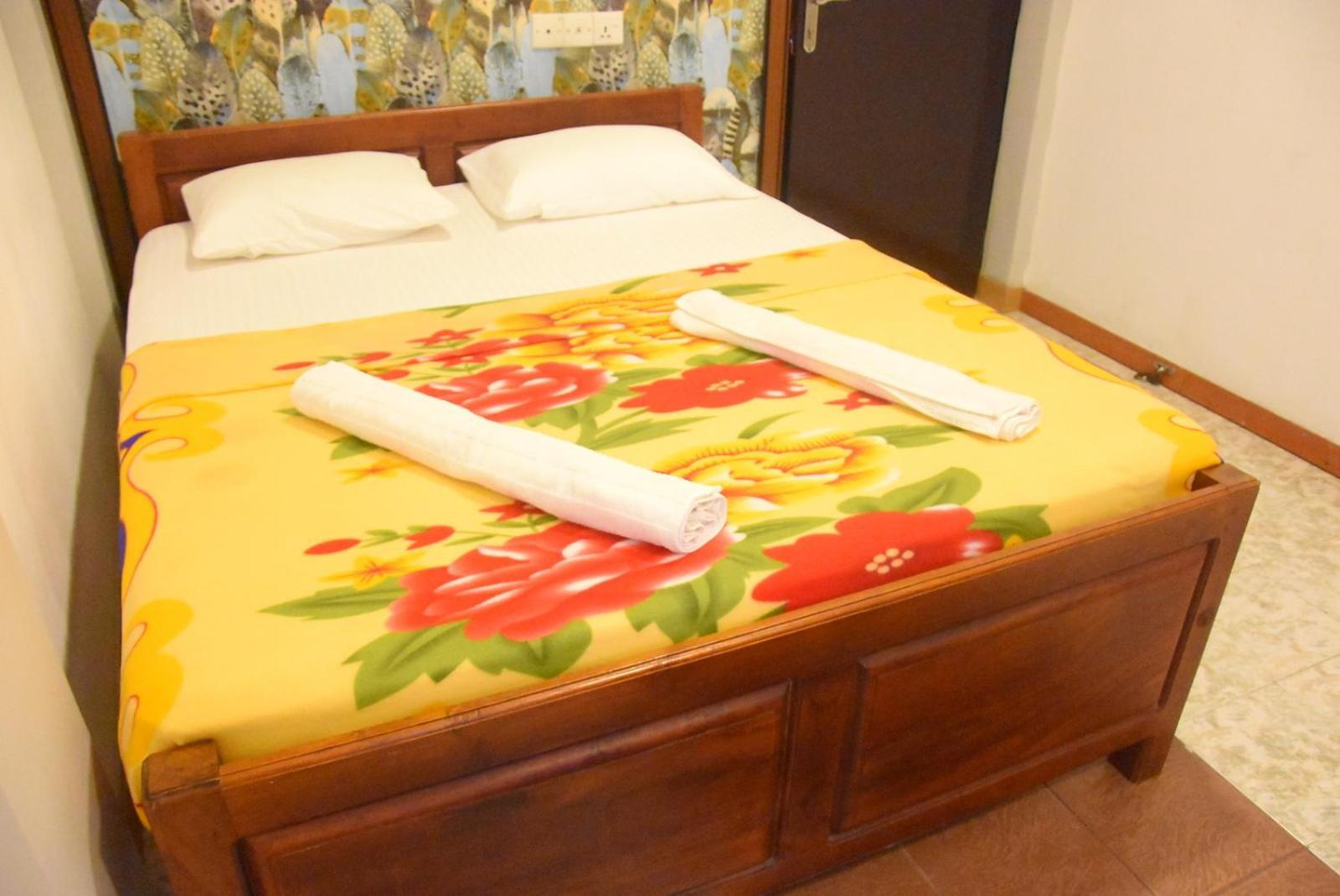 Meera Homestay & Guest House Anuradhapura Exteriör bild